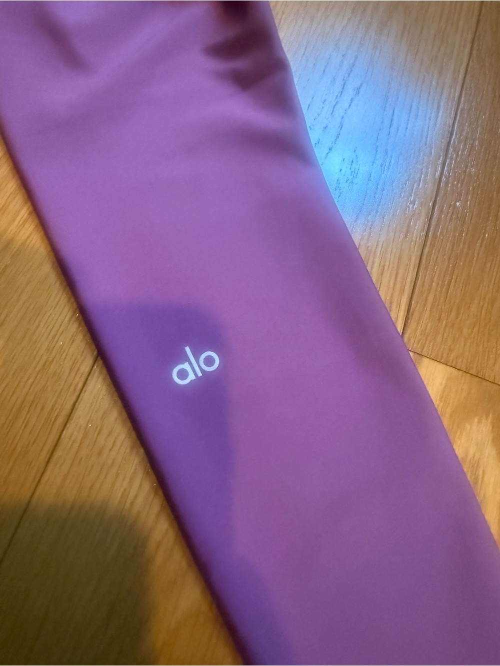 *BARELY WORN* Alo airlift Leggings in a gorgeous deep dusty rose/mauve shade. XS